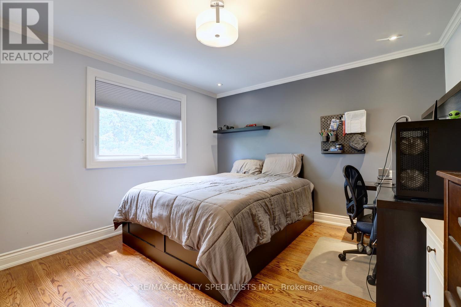 2423 Woking Crescent, Mississauga, Ontario  L5K 1Z5 - Photo 23 - W13433522