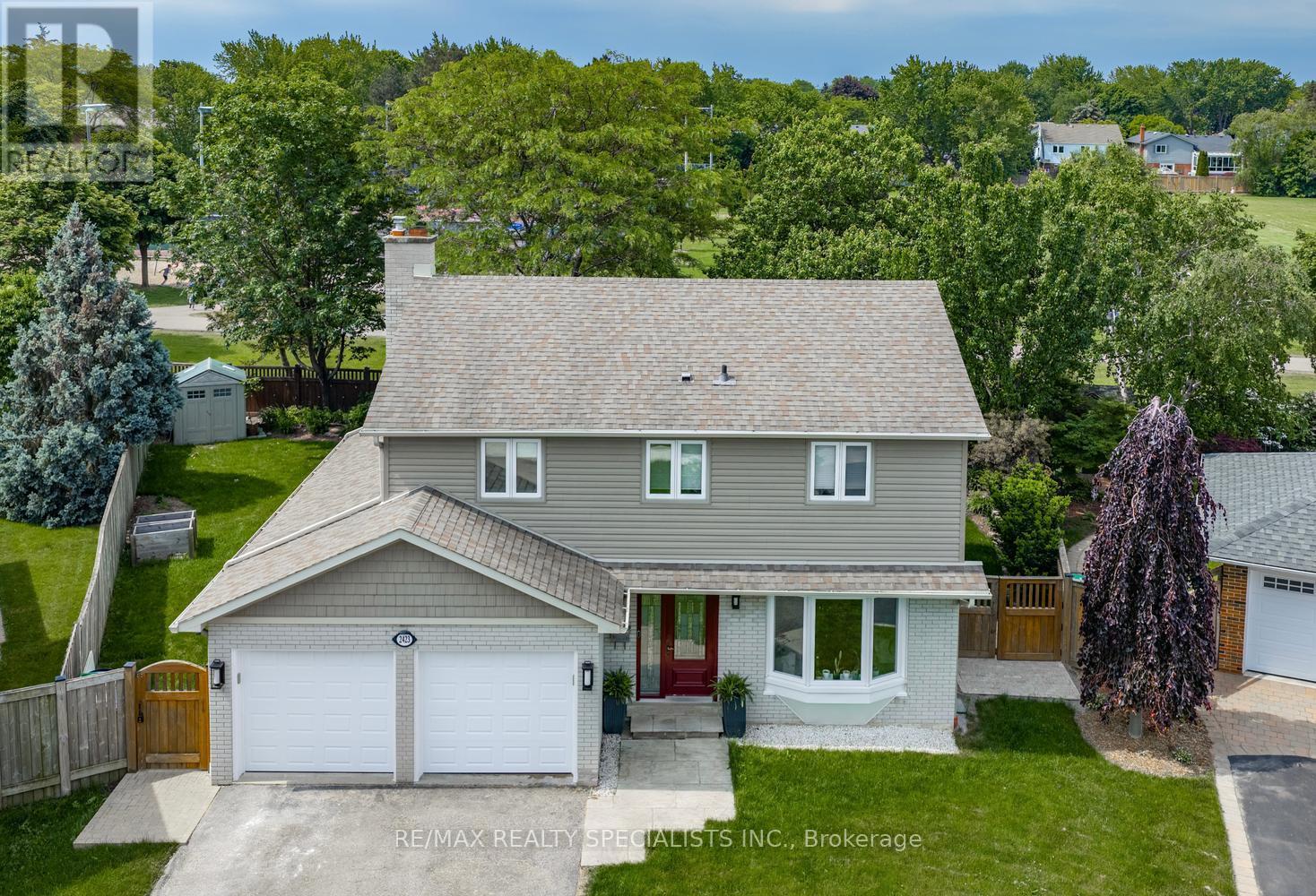 2423 Woking Crescent, Mississauga, Ontario  L5K 1Z5 - Photo 3 - W13433522