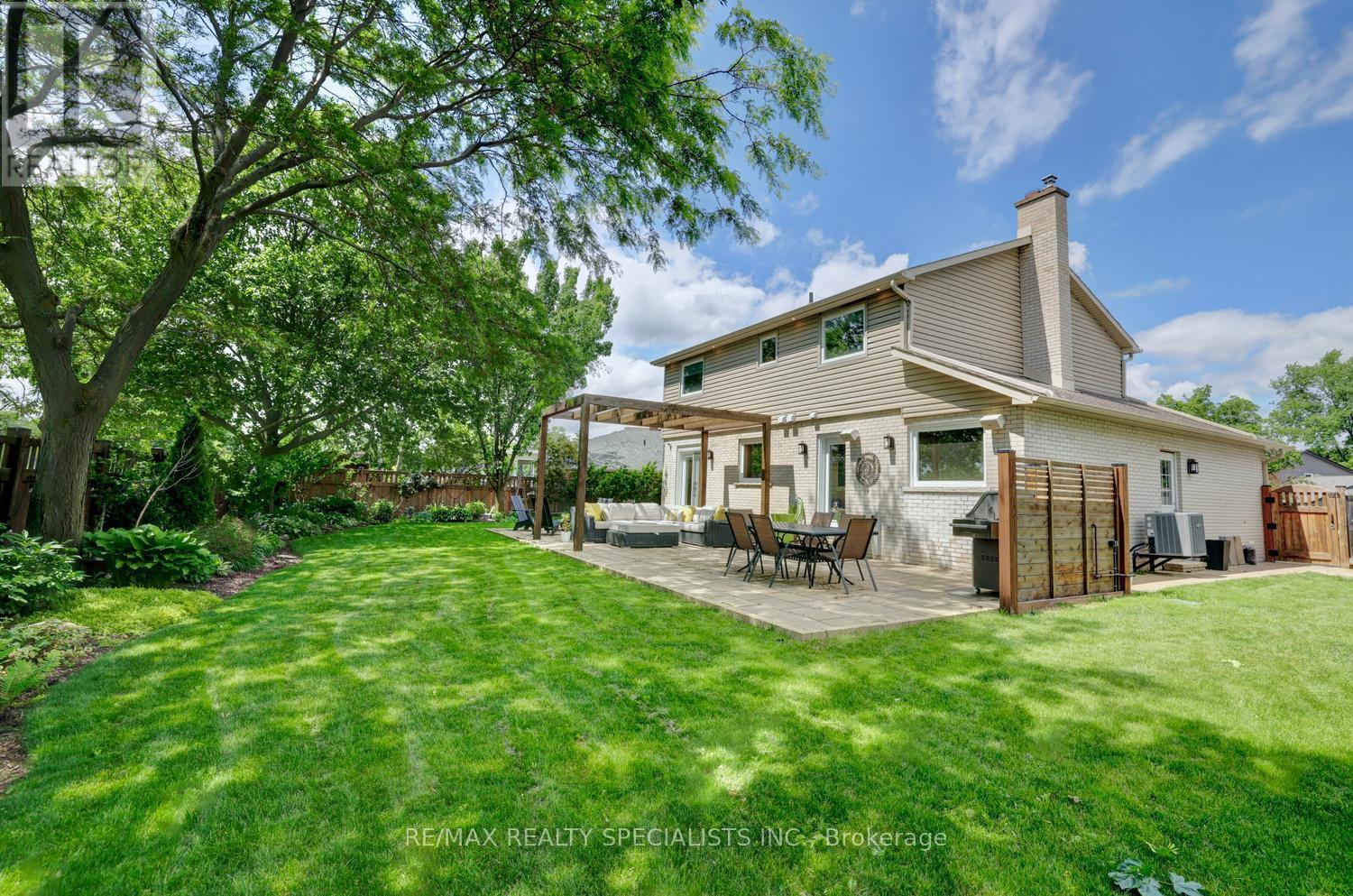 2423 Woking Crescent, Mississauga, Ontario  L5K 1Z5 - Photo 35 - W13433522