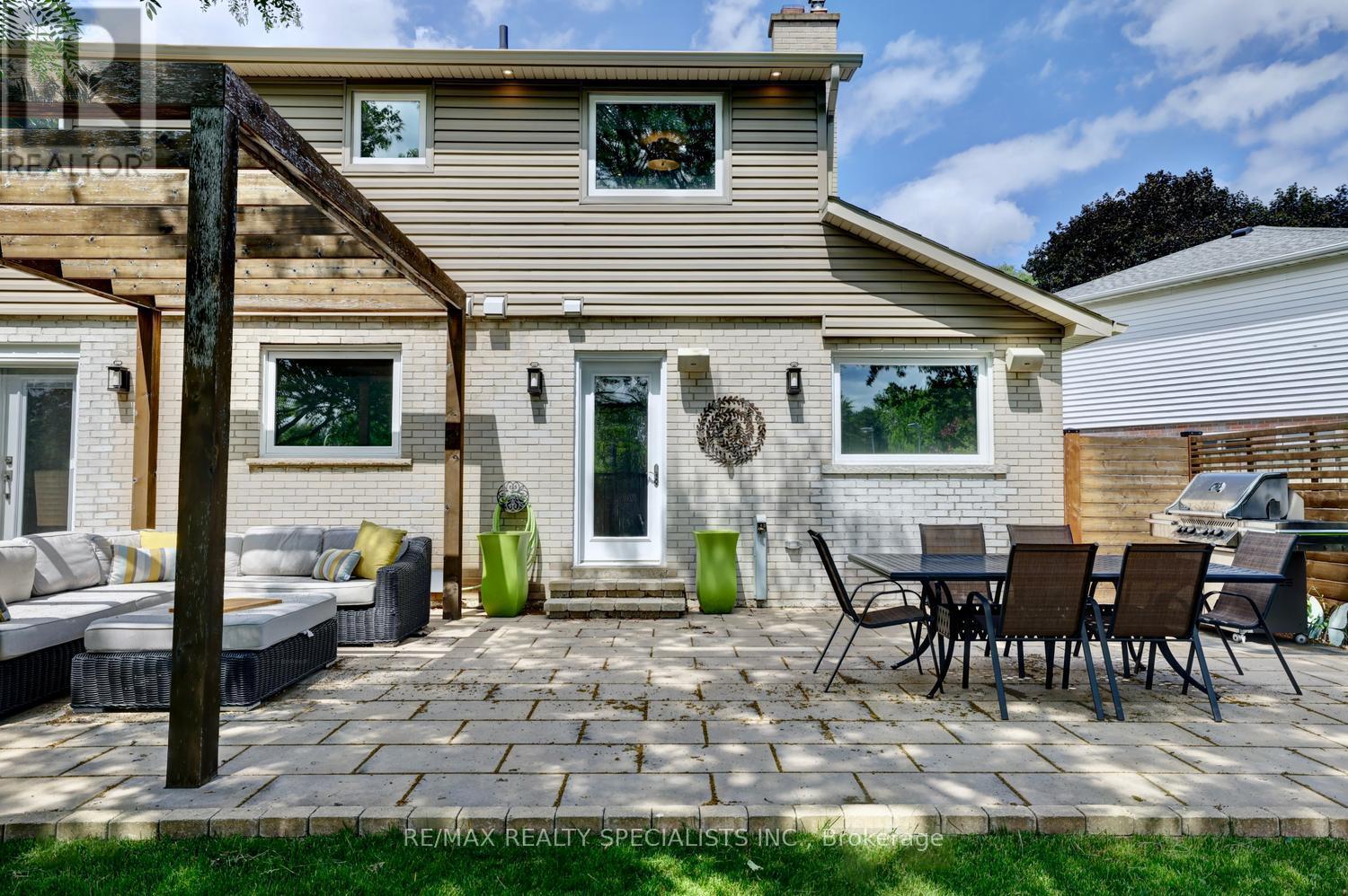 2423 Woking Crescent, Mississauga, Ontario  L5K 1Z5 - Photo 38 - W13433522