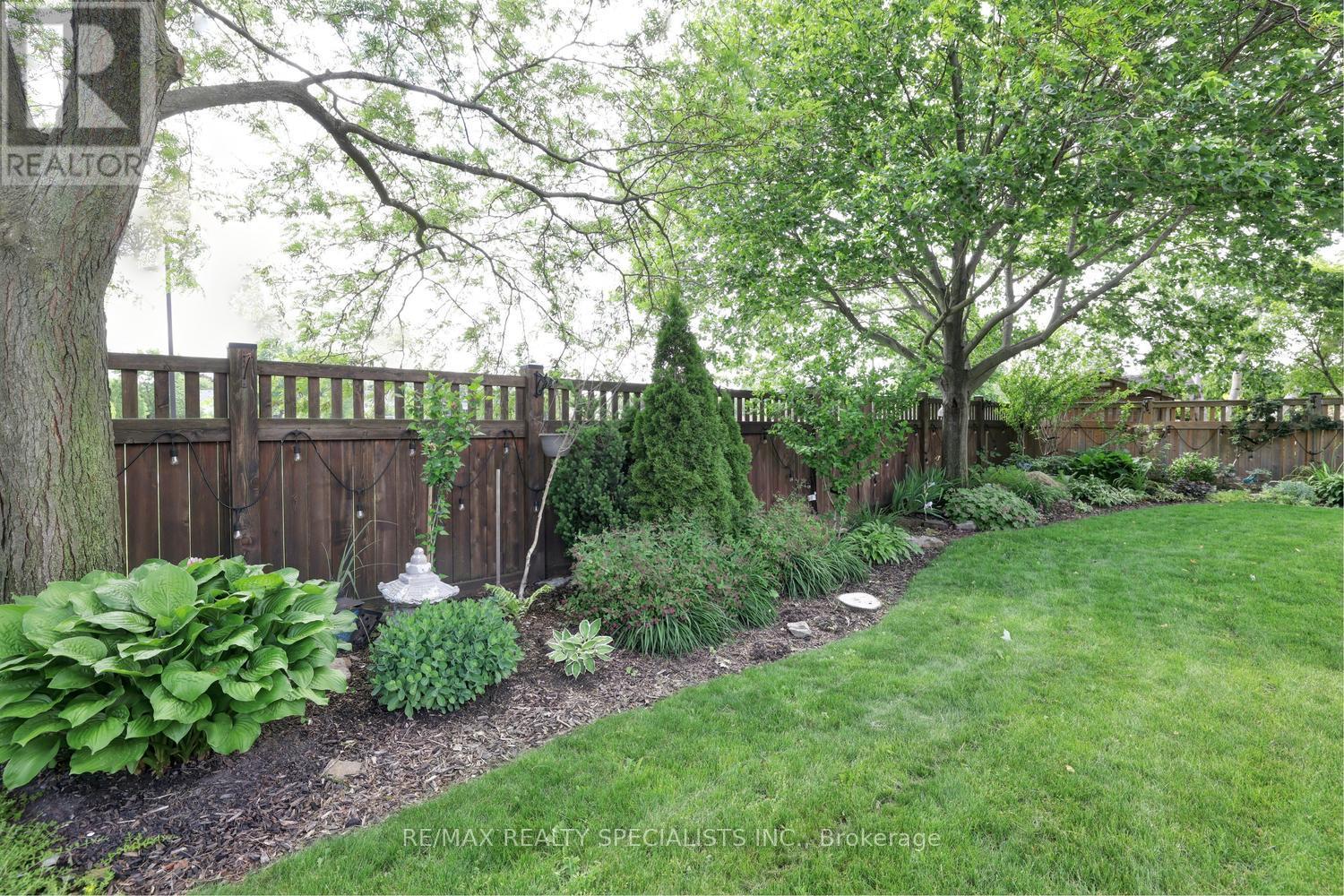 2423 Woking Crescent, Mississauga, Ontario  L5K 1Z5 - Photo 40 - W13433522