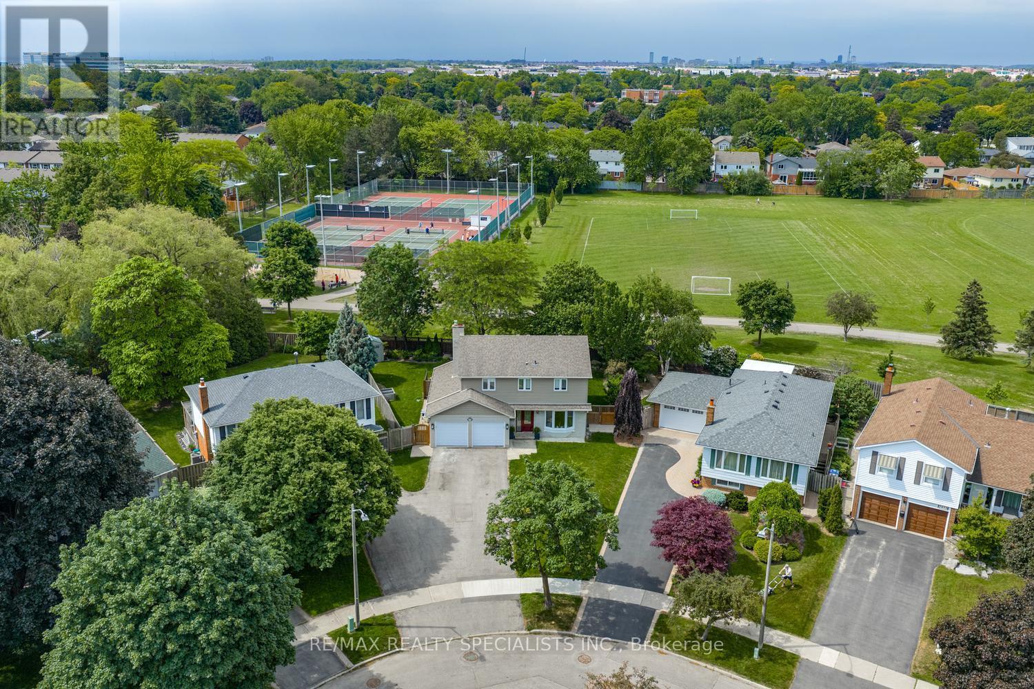 2423 Woking Crescent, Mississauga, Ontario  L5K 1Z5 - Photo 46 - W13433522