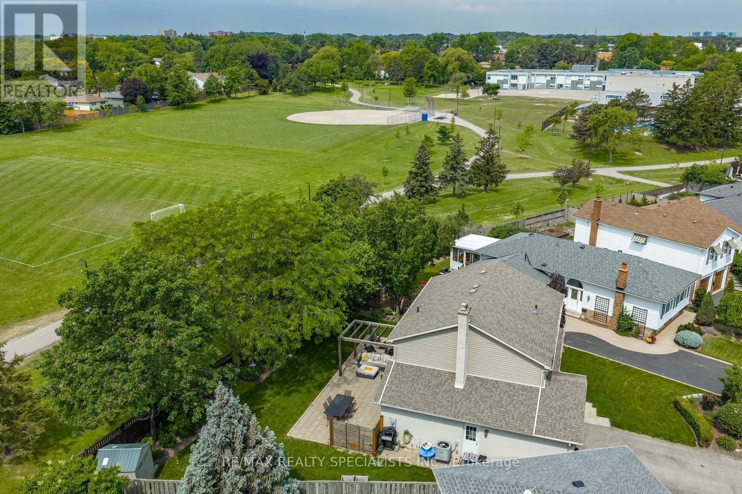 2423 Woking Crescent, Mississauga, Ontario  L5K 1Z5 - Photo 47 - W13433522
