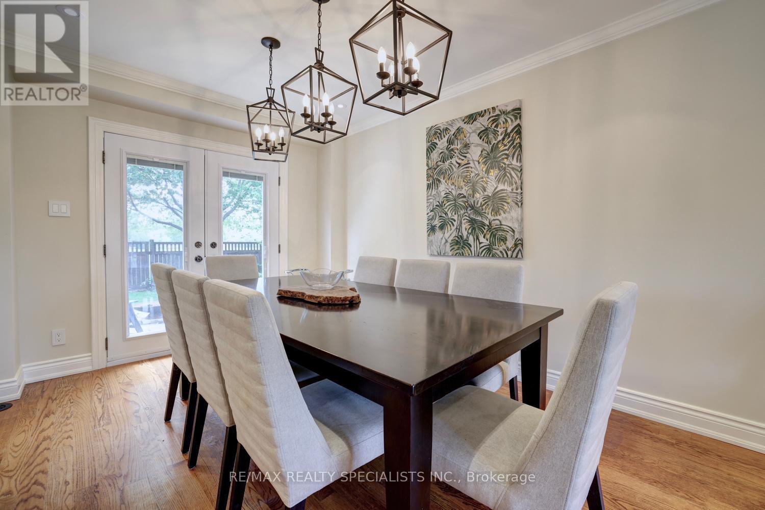 2423 Woking Crescent, Mississauga, Ontario  L5K 1Z5 - Photo 9 - W13433522