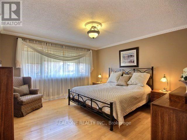 5708 Greensboro Drive, Mississauga, Ontario  L5M 5T7 - Photo 11 - W13433624