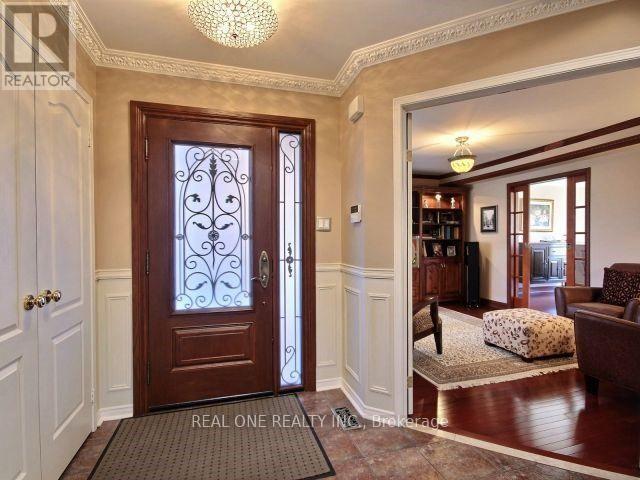 5708 Greensboro Drive, Mississauga, Ontario  L5M 5T7 - Photo 2 - W13433624