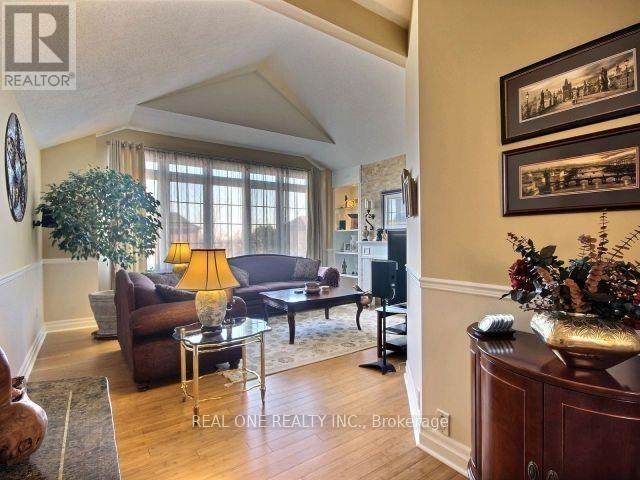 5708 Greensboro Drive, Mississauga, Ontario  L5M 5T7 - Photo 4 - W13433624