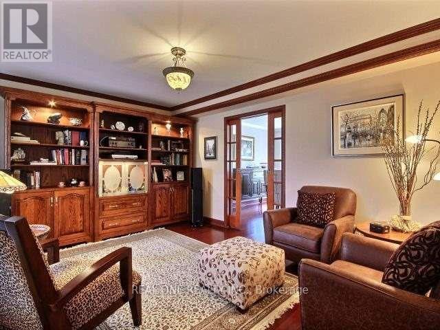 5708 Greensboro Drive, Mississauga, Ontario  L5M 5T7 - Photo 6 - W13433624