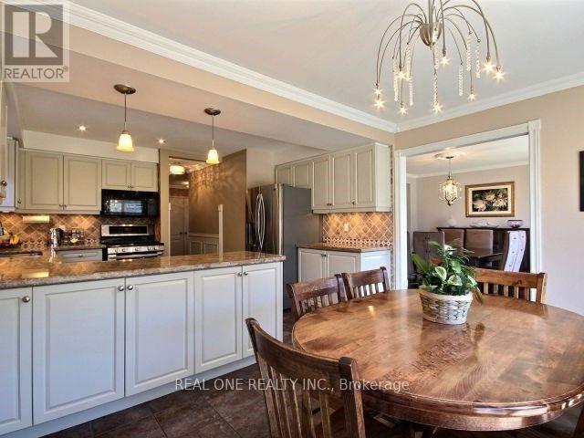 5708 Greensboro Drive, Mississauga, Ontario  L5M 5T7 - Photo 9 - W13433624