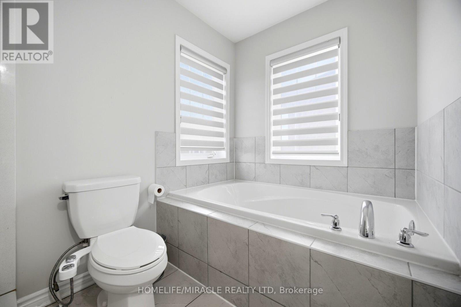 94 Mincing Trail, Brampton, Ontario  L7A 4S9 - Photo 17 - W13433660