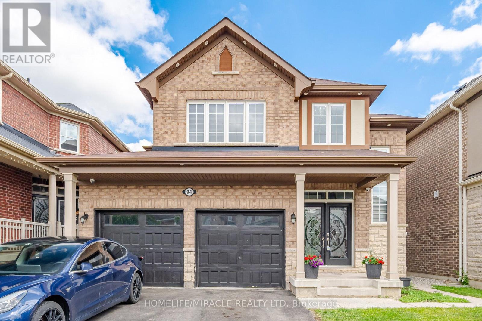 94 Mincing Trail, Brampton, Ontario  L7A 4S9 - Photo 2 - W13433660