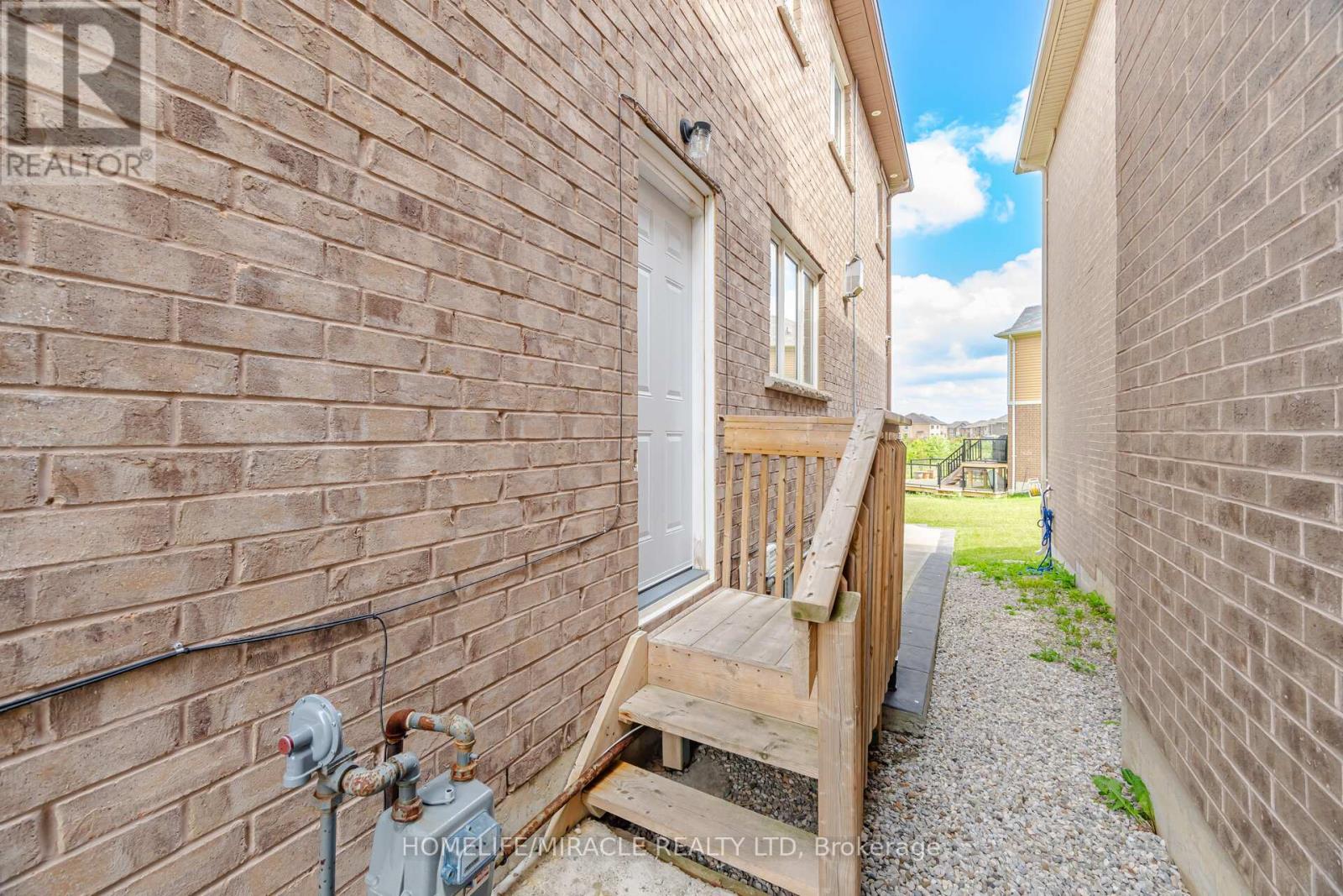 94 Mincing Trail, Brampton, Ontario  L7A 4S9 - Photo 24 - W13433660
