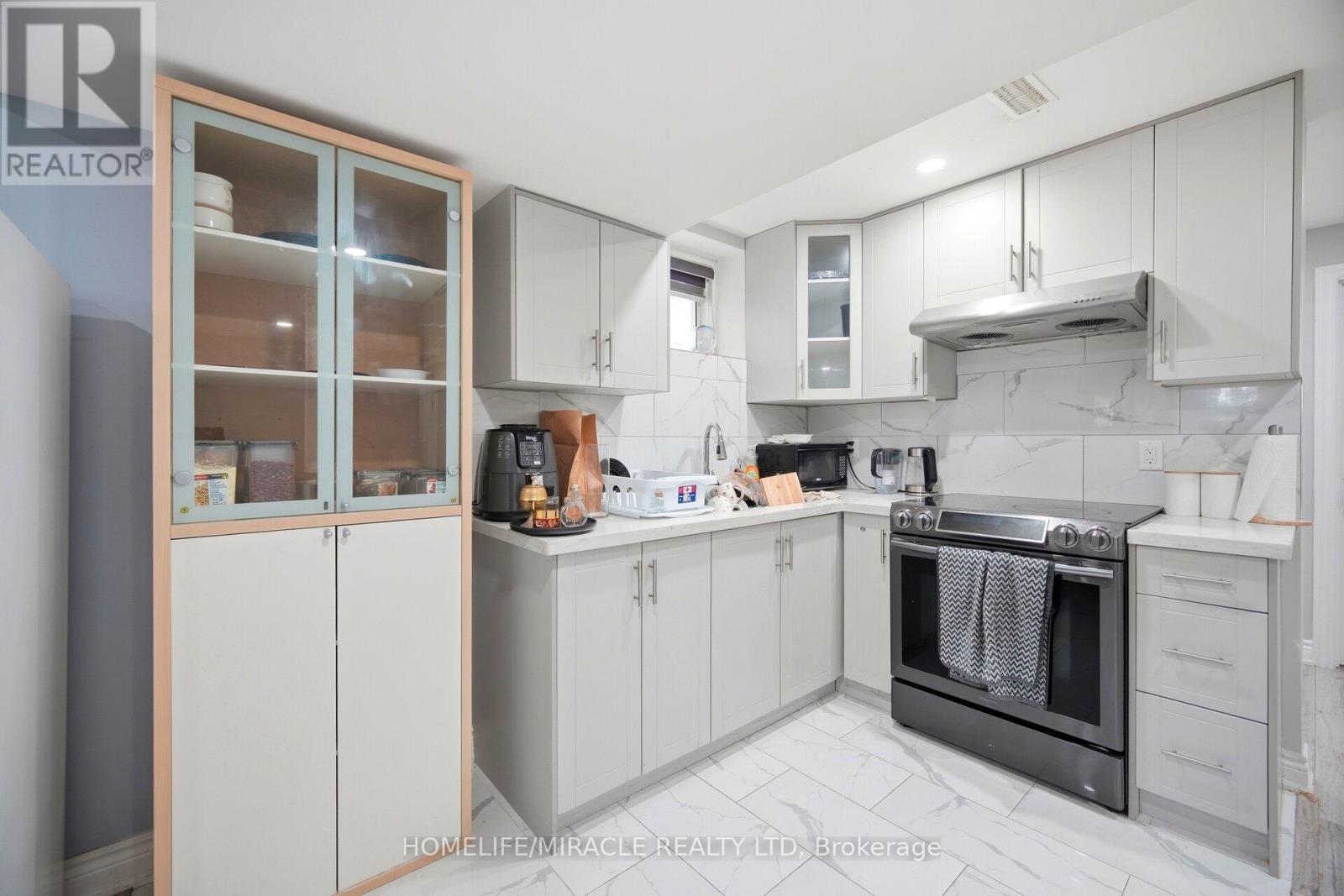 94 Mincing Trail, Brampton, Ontario  L7A 4S9 - Photo 26 - W13433660