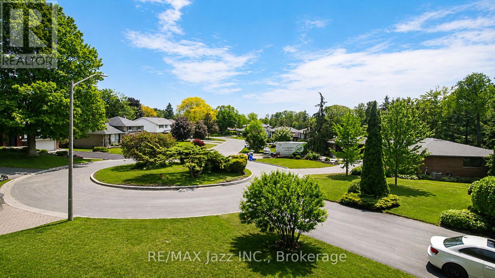 103 Gardenia Court, Oshawa, Ontario  L1G 3G6 - Photo 2 - E13433794