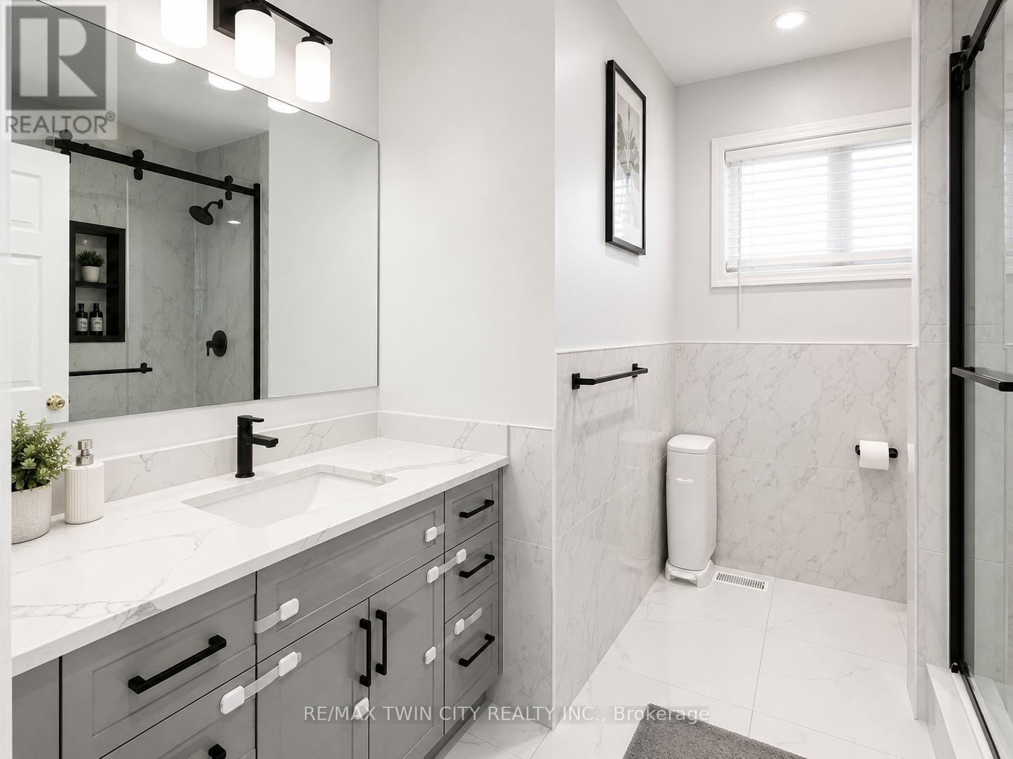 212 Colton Circle, Kitchener, Ontario  N2A 4K2 - Photo 10 - X13433466