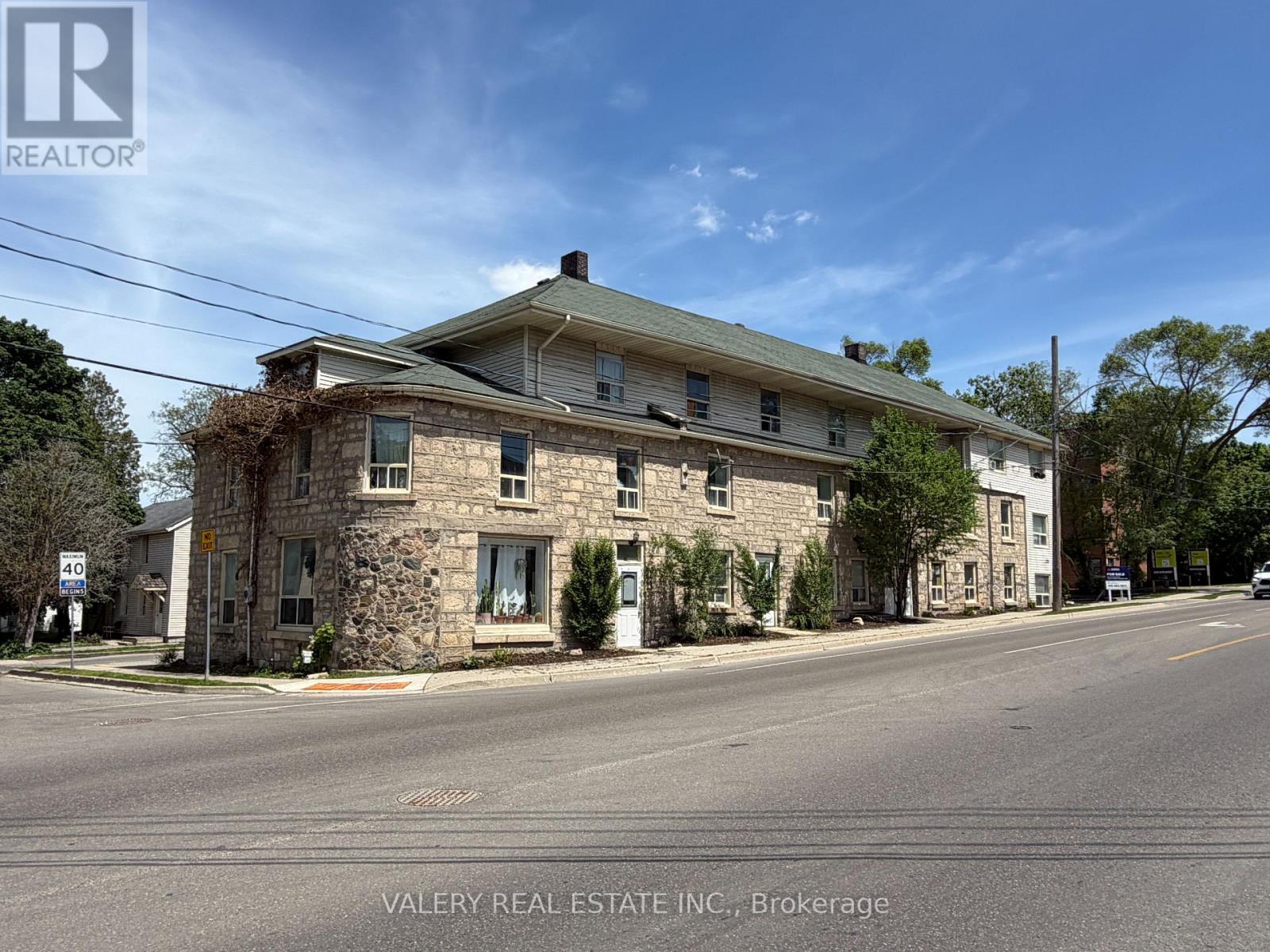 23 - 220 GORDON STREET, Guelph, Ontario
