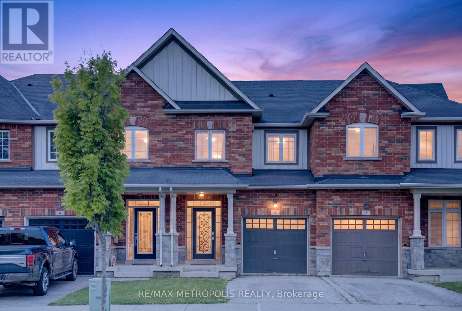 4 Cole Street, Hamilton, Ontario  L8B 0R2 - Photo 2 - X13433494
