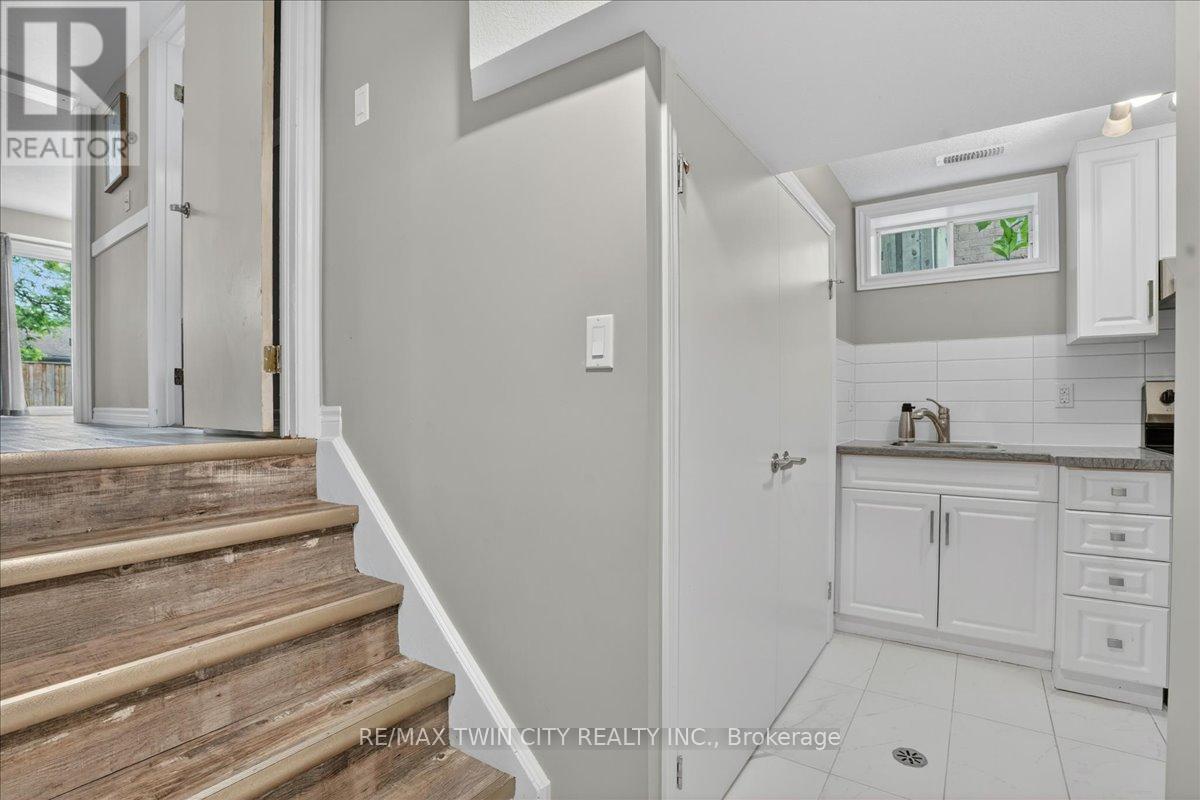 131 Carlyle Drive, Kitchener, Ontario  N2P 1V9 - Photo 36 - X13433508