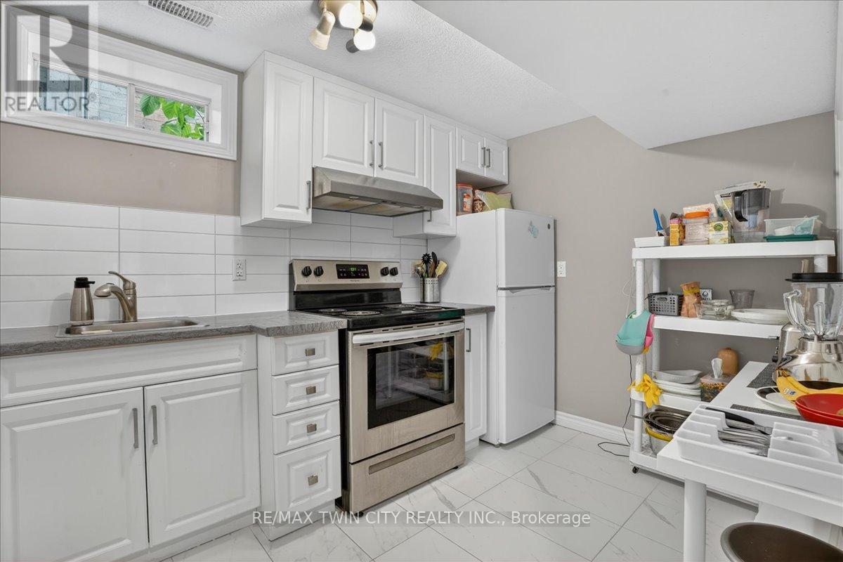 131 Carlyle Drive, Kitchener, Ontario  N2P 1V9 - Photo 37 - X13433508