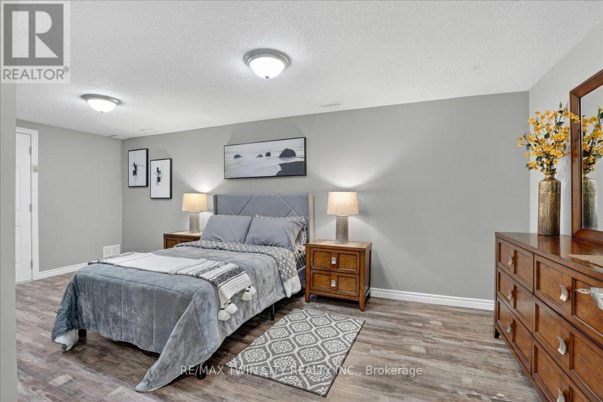 131 Carlyle Drive, Kitchener, Ontario  N2P 1V9 - Photo 38 - X13433508