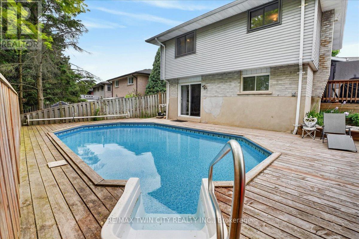 131 Carlyle Drive, Kitchener, Ontario  N2P 1V9 - Photo 46 - X13433508
