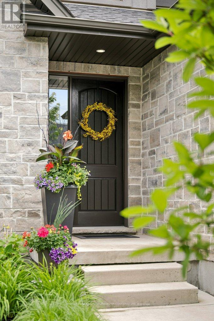 518 Preakness Street, Waterloo, Ontario  N2K 0C1 - Photo 5 - X13433564