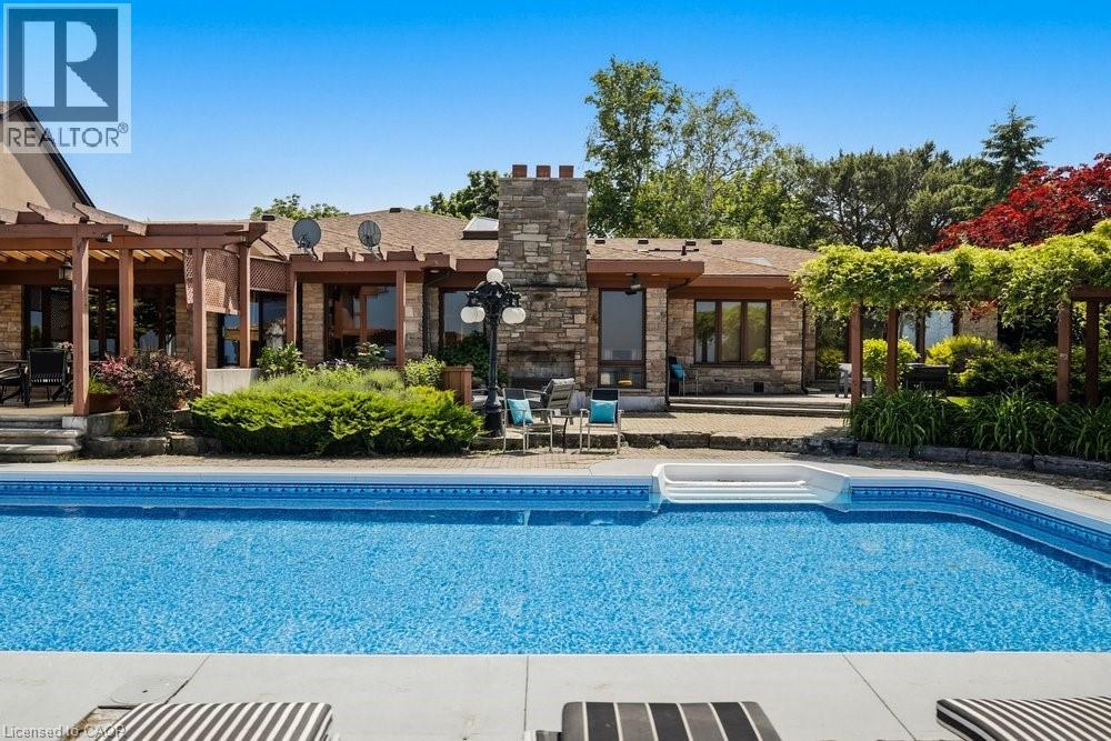 7 LAKEGATE Drive, Stoney Creek, Ontario