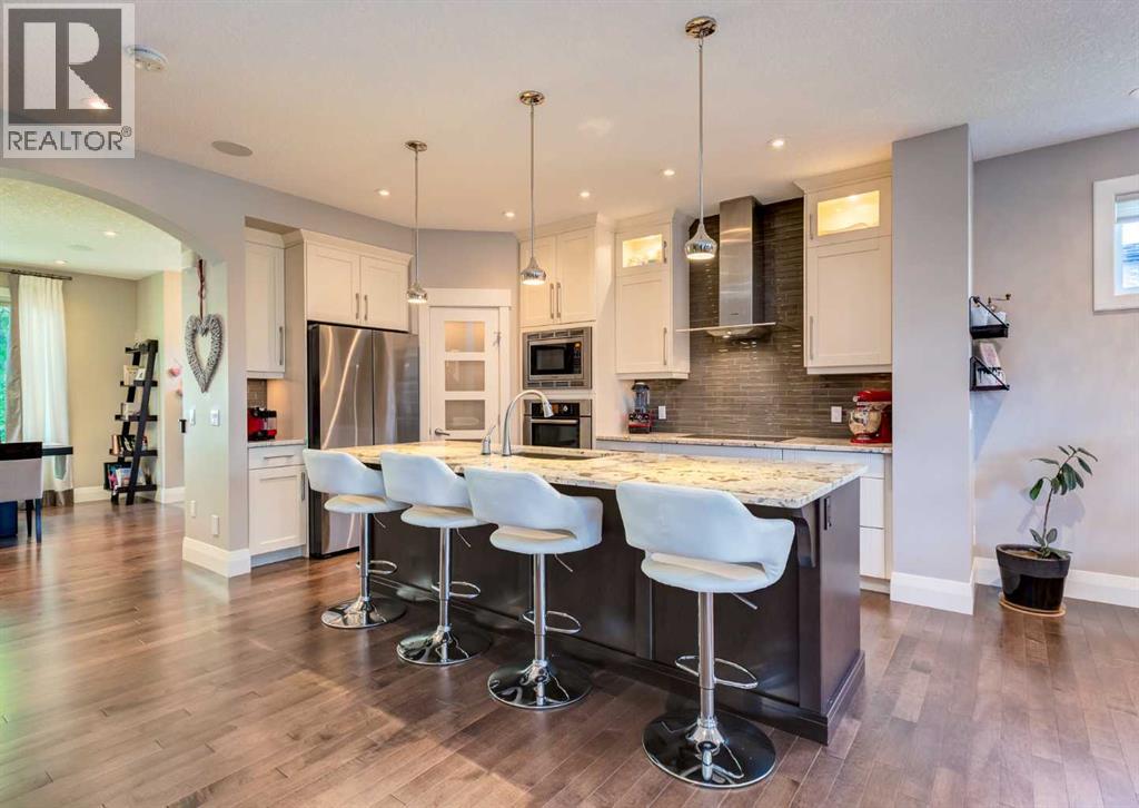 2039 45 Avenue Sw, Calgary, Alberta  T2T 2P6 - Photo 2 - A2320096