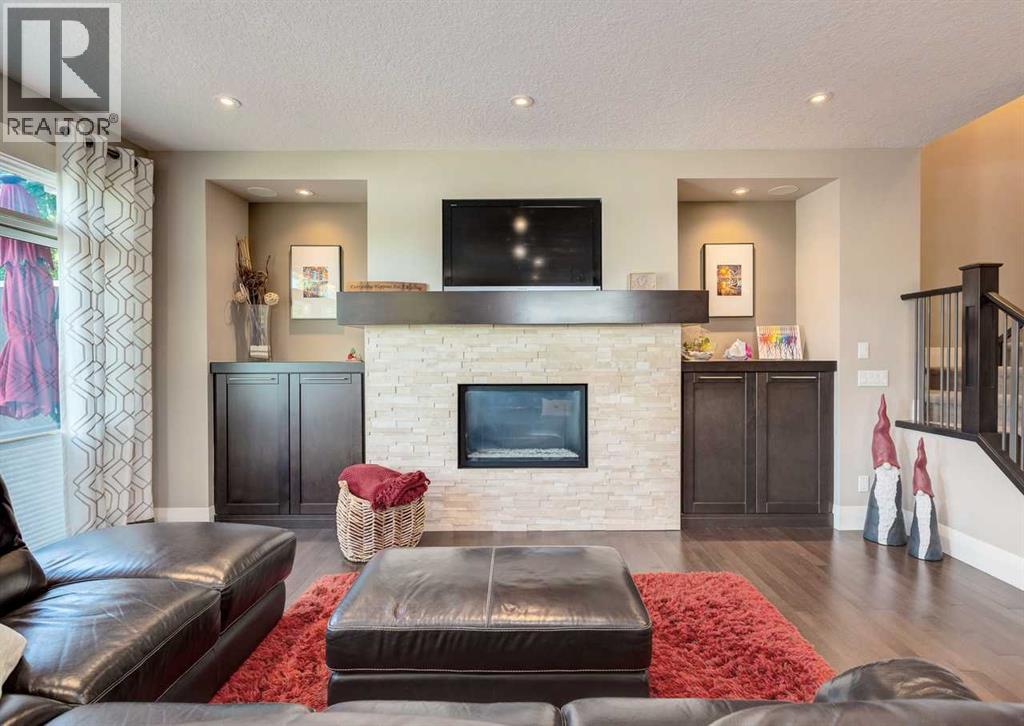 2039 45 Avenue Sw, Calgary, Alberta  T2T 2P6 - Photo 3 - A2320096