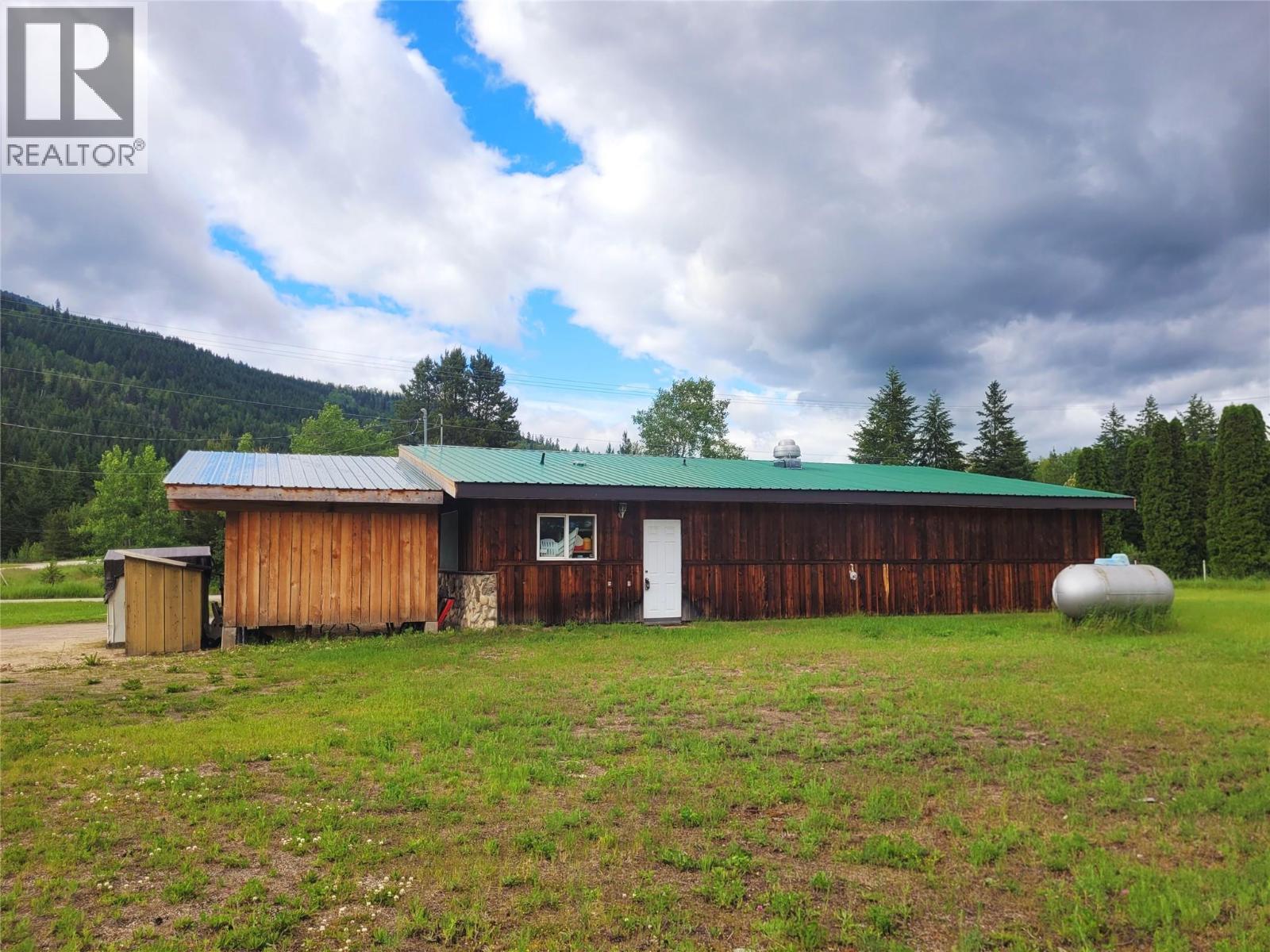 124 Vavenby Bridge Road, Vavenby, British Columbia  V0E 1N0 - Photo 6 - 10390731