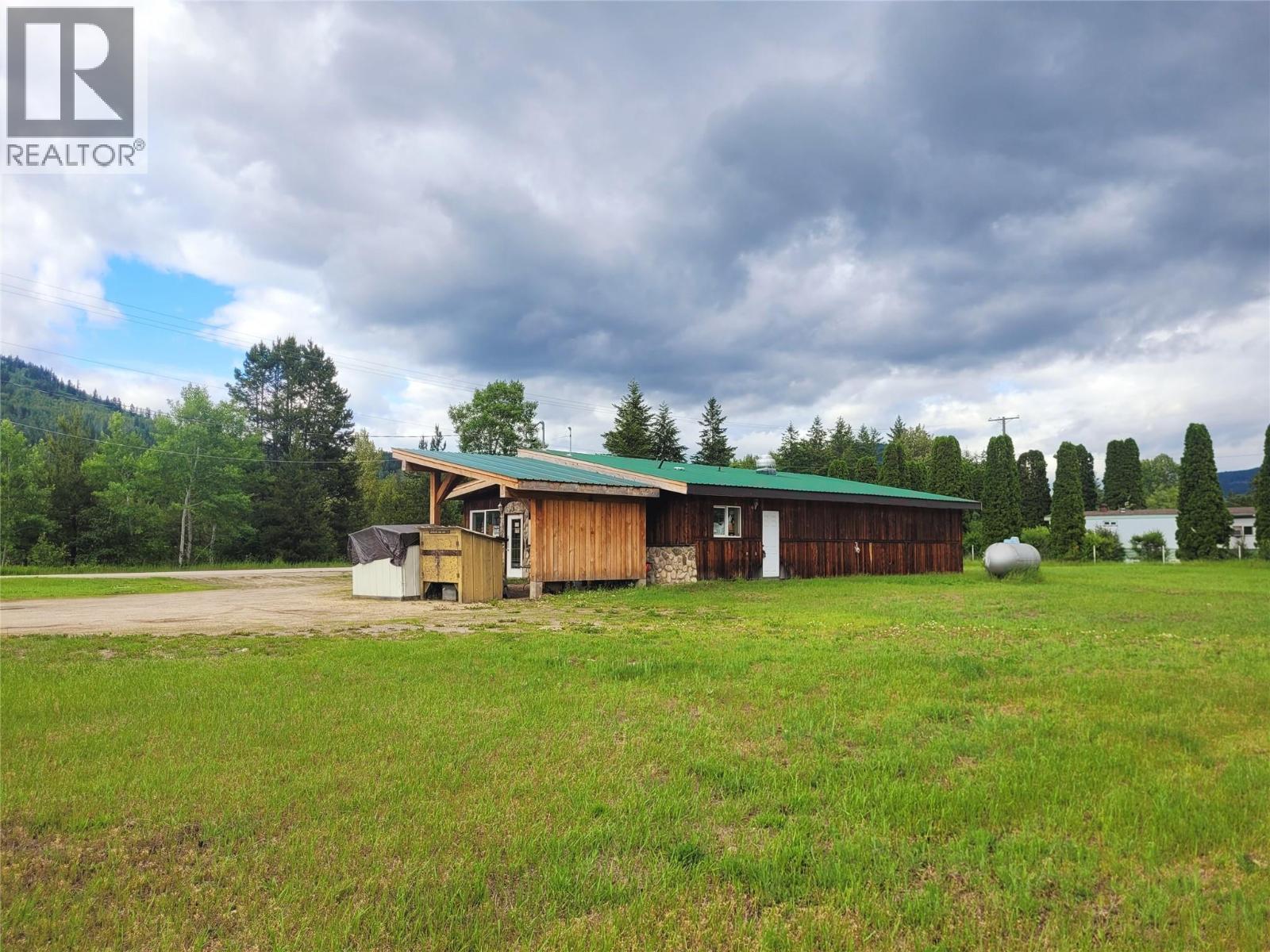 124 Vavenby Bridge Road, Vavenby, British Columbia  V0E 1N0 - Photo 7 - 10390731