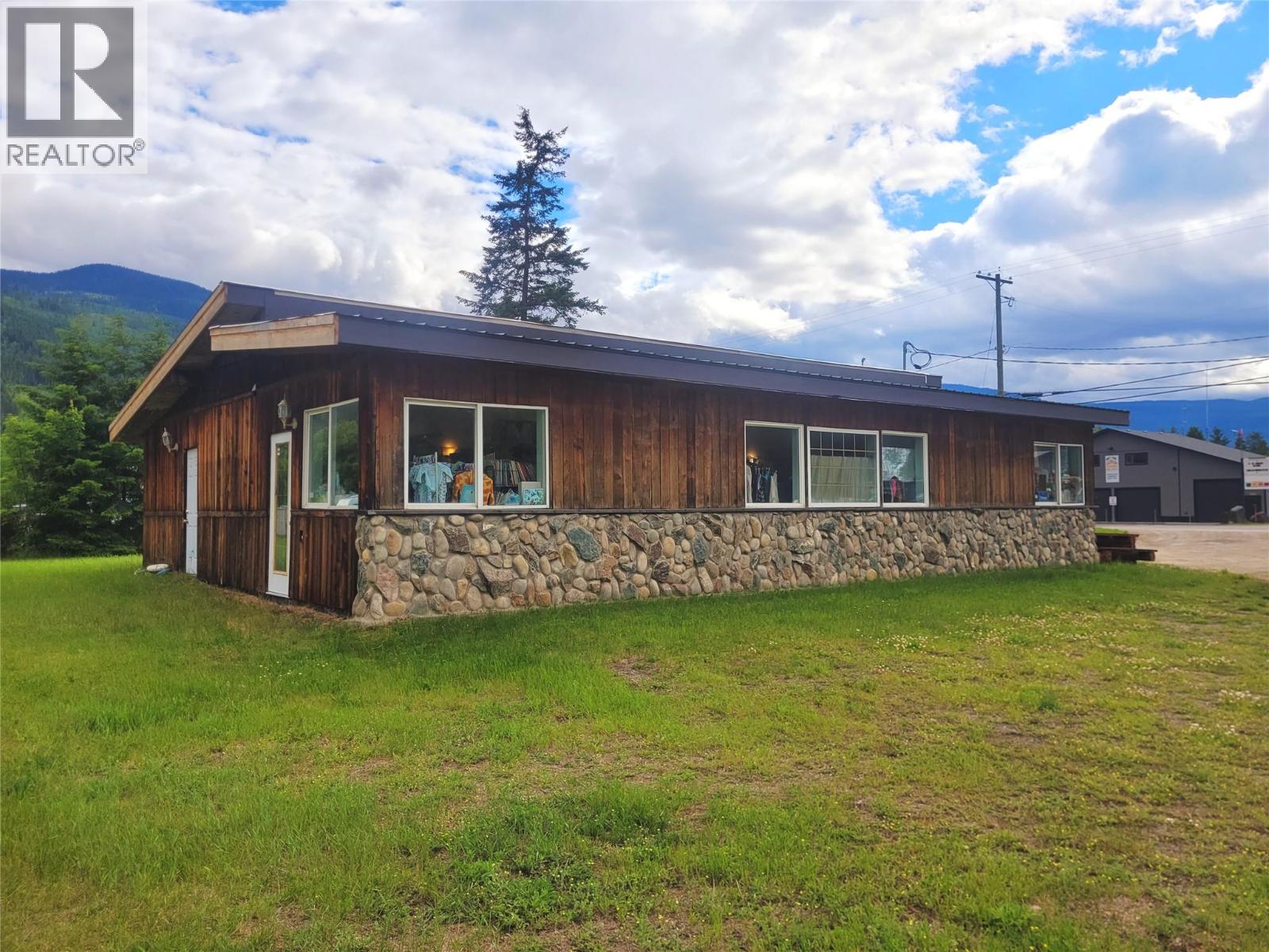 124 Vavenby Bridge Road, Vavenby, British Columbia  V0E 1N0 - Photo 3 - 10390731