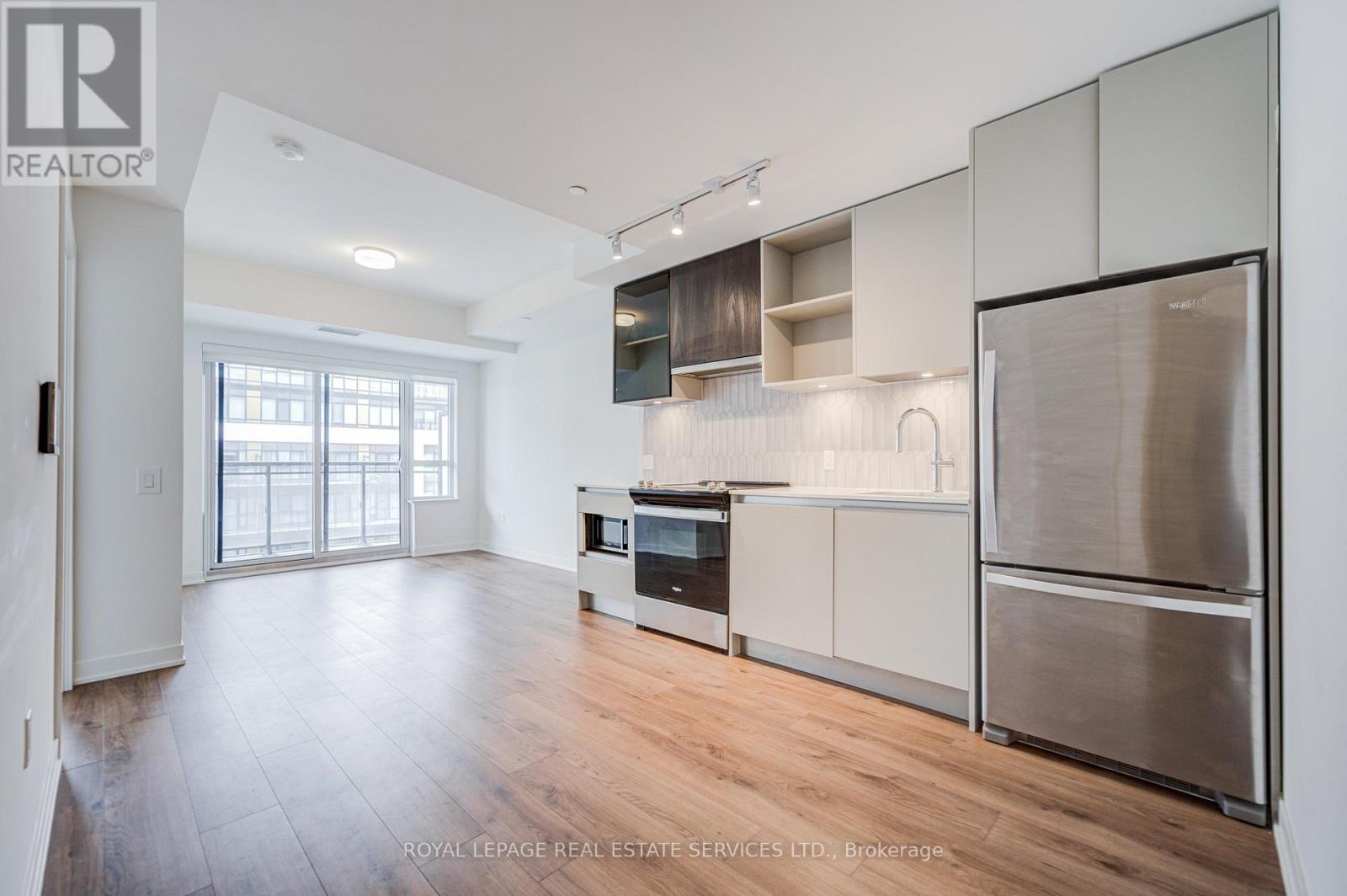 822 - 395 Dundas Street W, Oakville, Ontario  L6M 5R8 - Photo 5 - W13427716