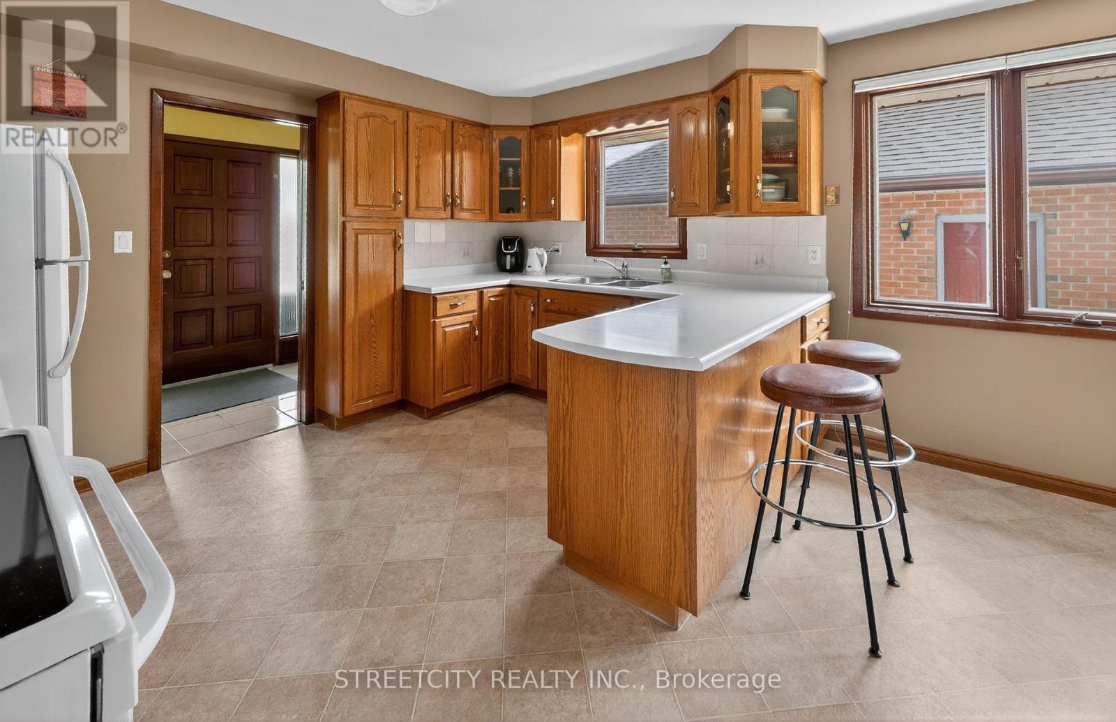 5 Mc Larty Drive, St. Thomas, Ontario  N5R 5J7 - Photo 10 - X13424736