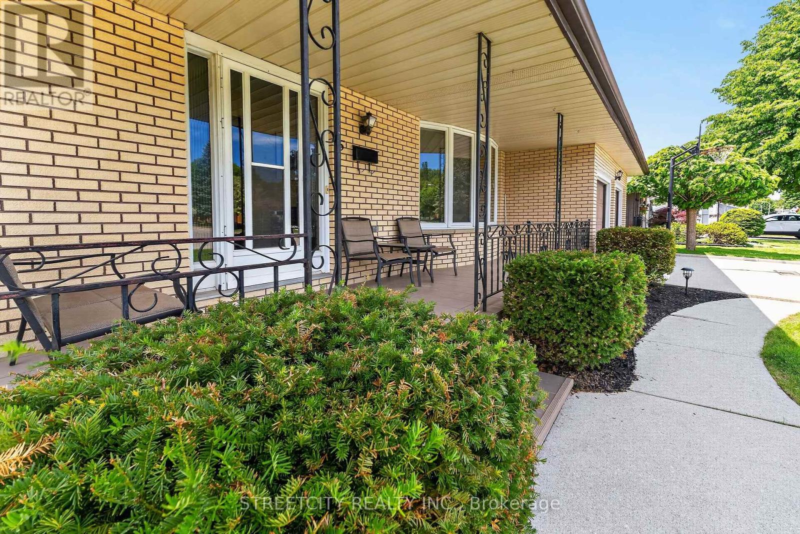 5 Mc Larty Drive, St. Thomas, Ontario  N5R 5J7 - Photo 5 - X13424736