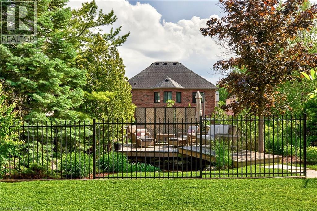 29 Gaines Avenue, Dundas, Ontario  L9H 7M4 - Photo 2 - 40827139
