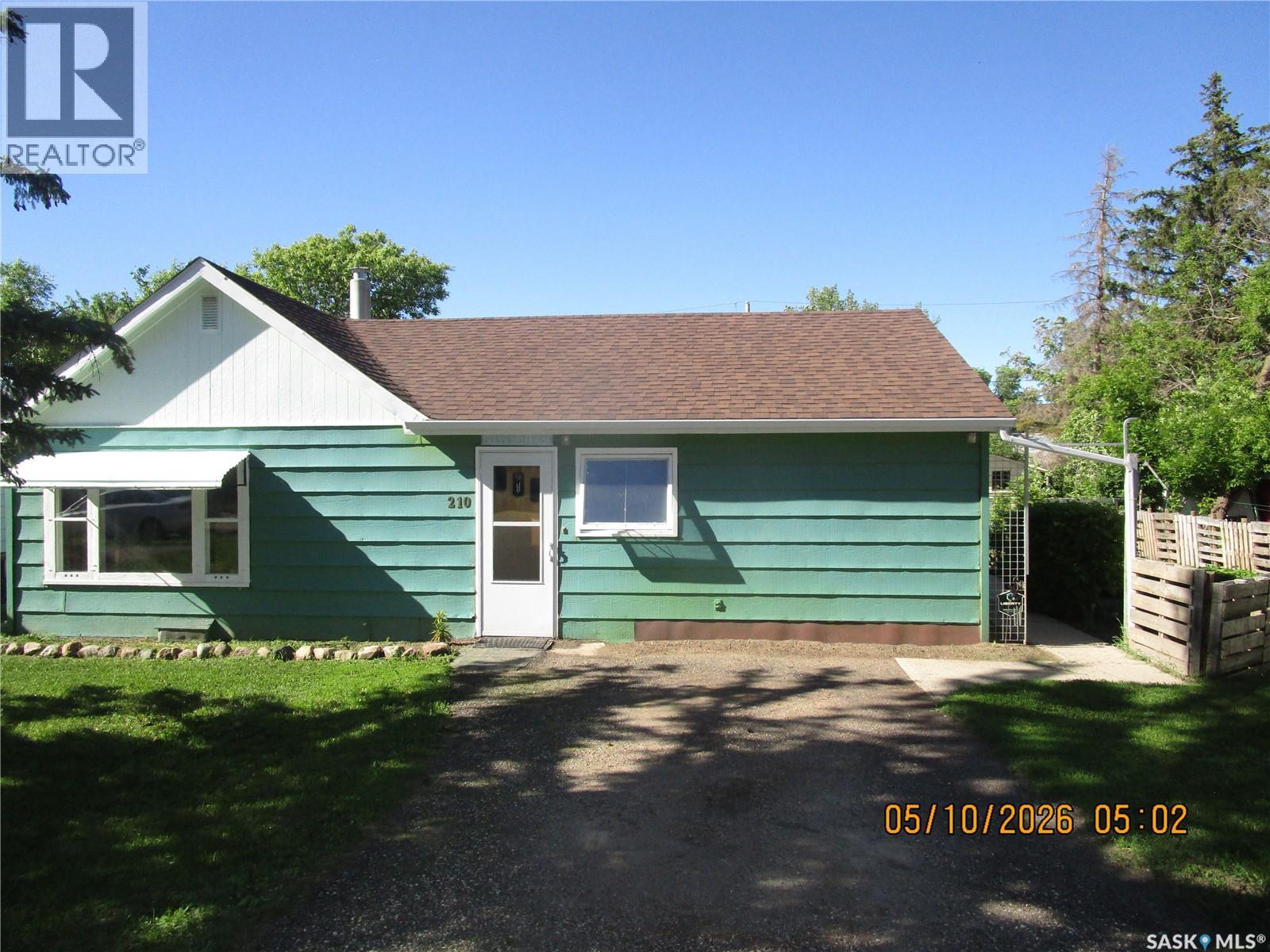 210 7th AVENUE W, Assiniboia, Saskatchewan