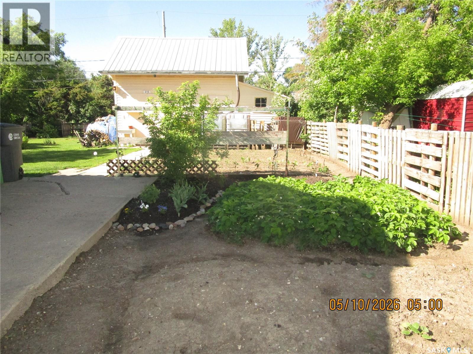 210 7th Avenue W, Assiniboia, Saskatchewan S0H 0B0 - Photo 26 - SK038942