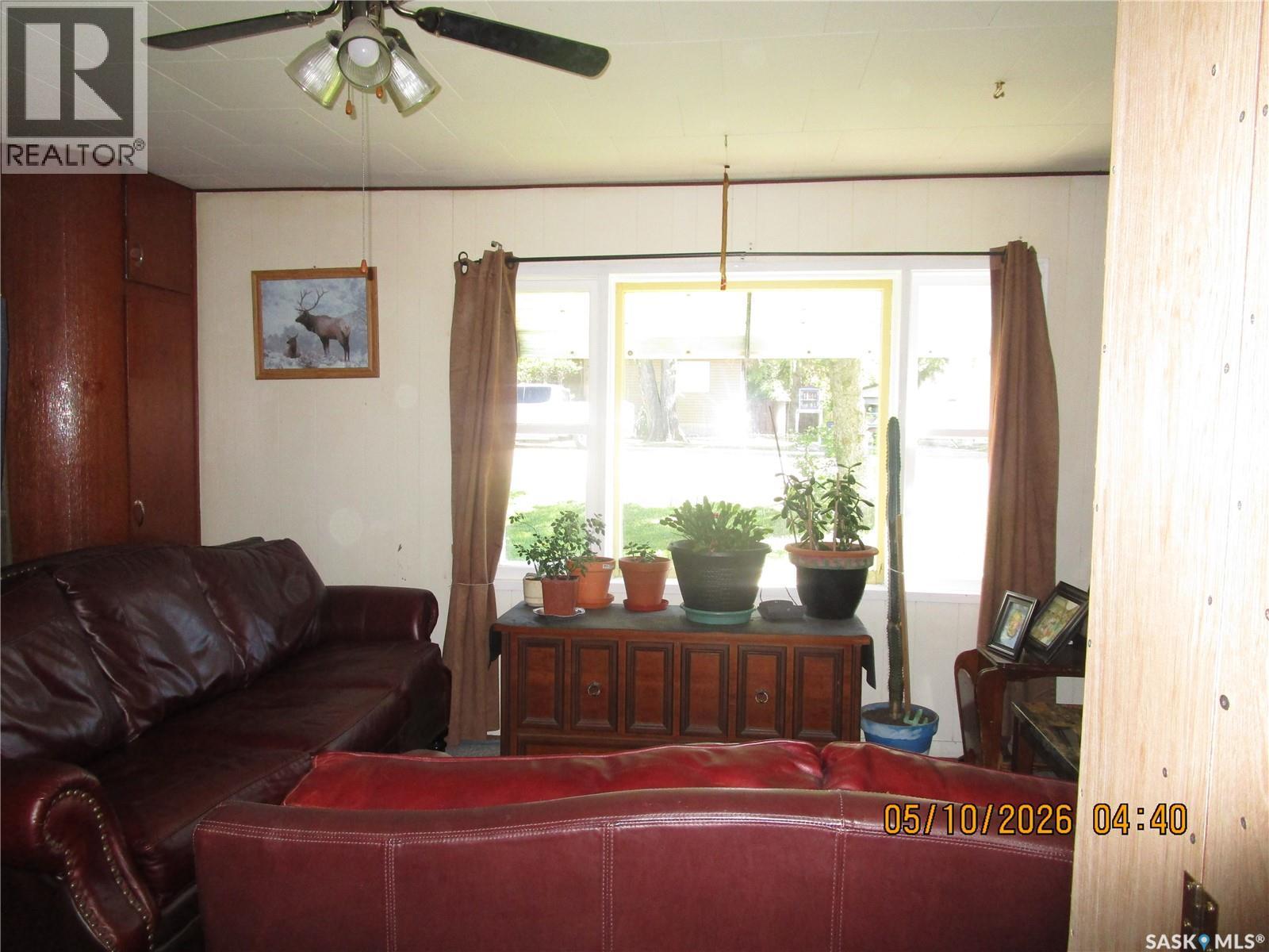 210 7th Avenue W, Assiniboia, Saskatchewan S0H 0B0 - Photo 7 - SK038942