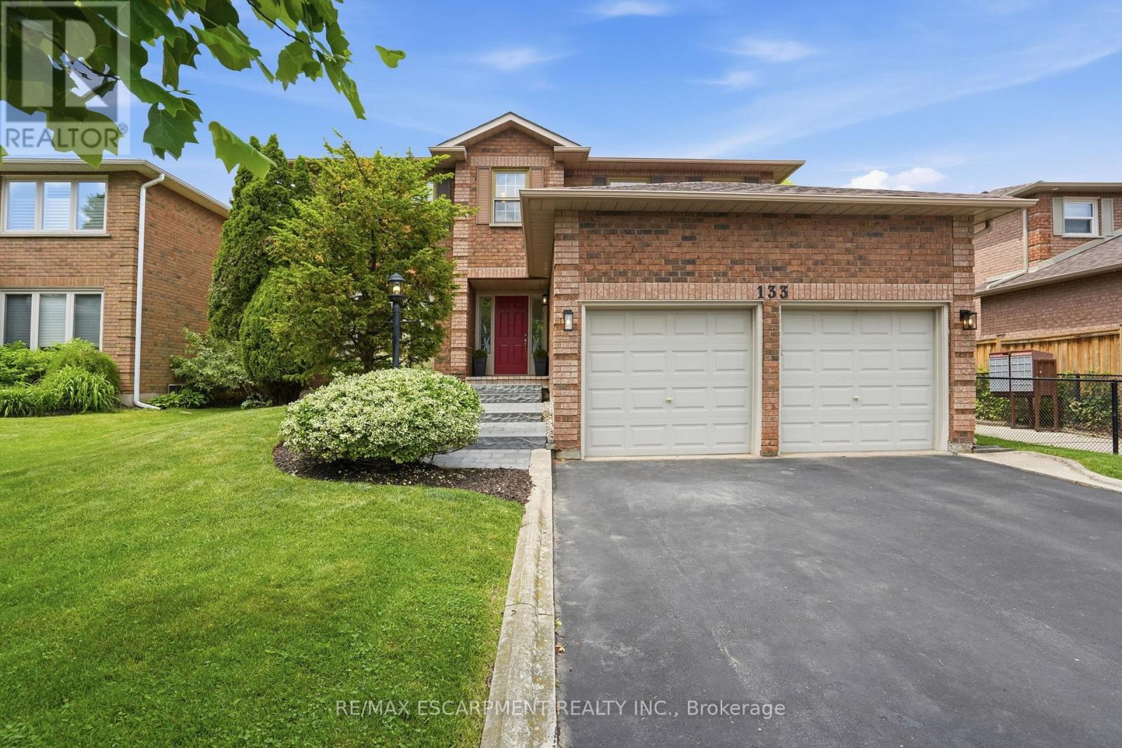 133 Warner Drive, Oakville, Ontario  L6L 6G7 - Photo 2 - W13433802