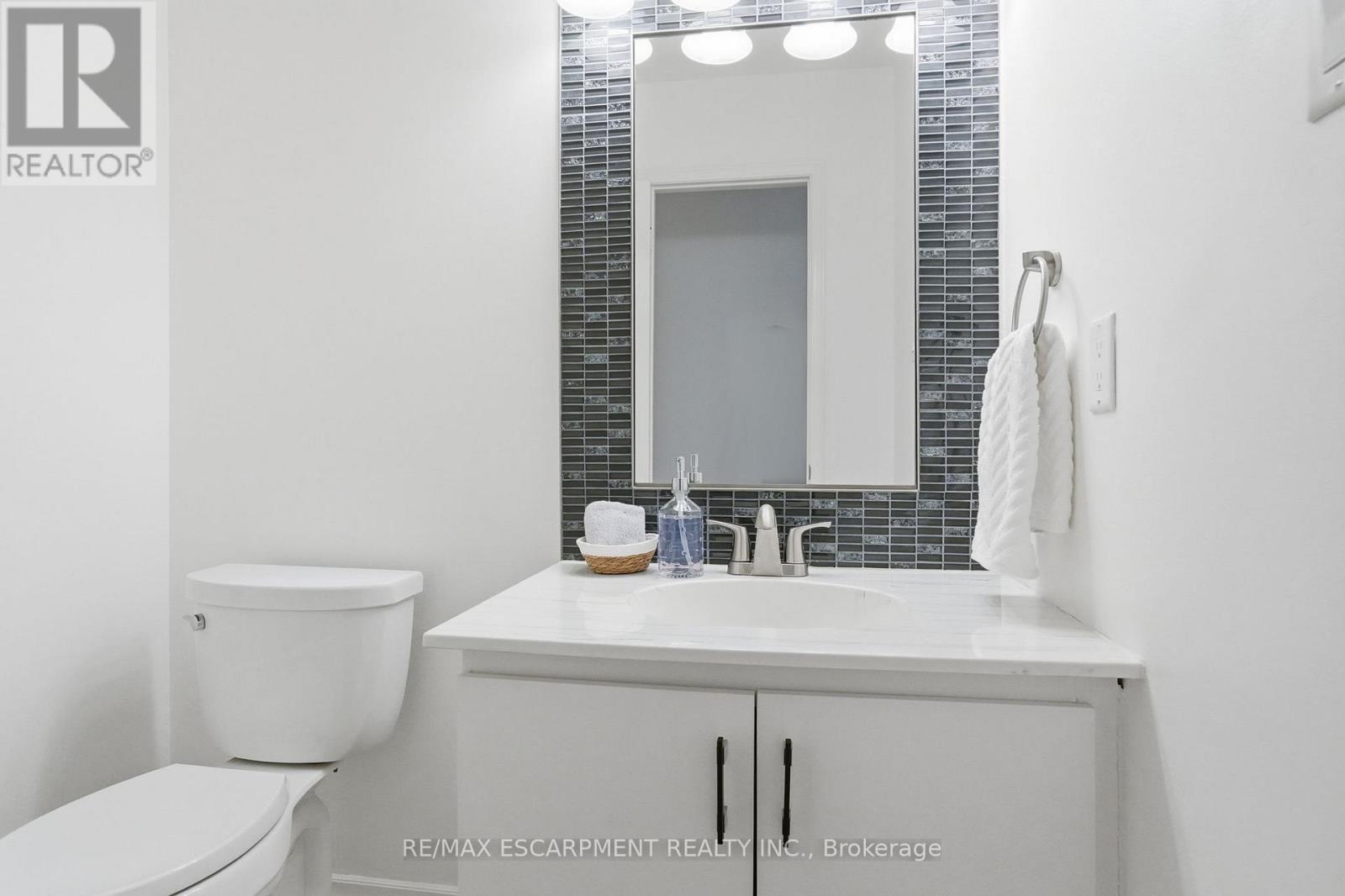 133 Warner Drive, Oakville, Ontario  L6L 6G7 - Photo 21 - W13433802