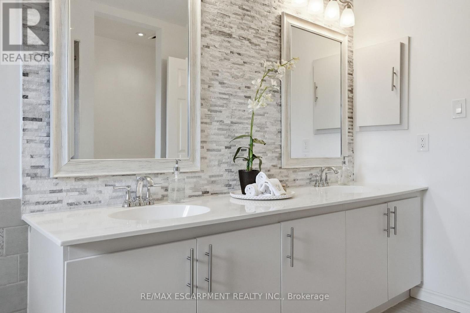 133 Warner Drive, Oakville, Ontario  L6L 6G7 - Photo 31 - W13433802