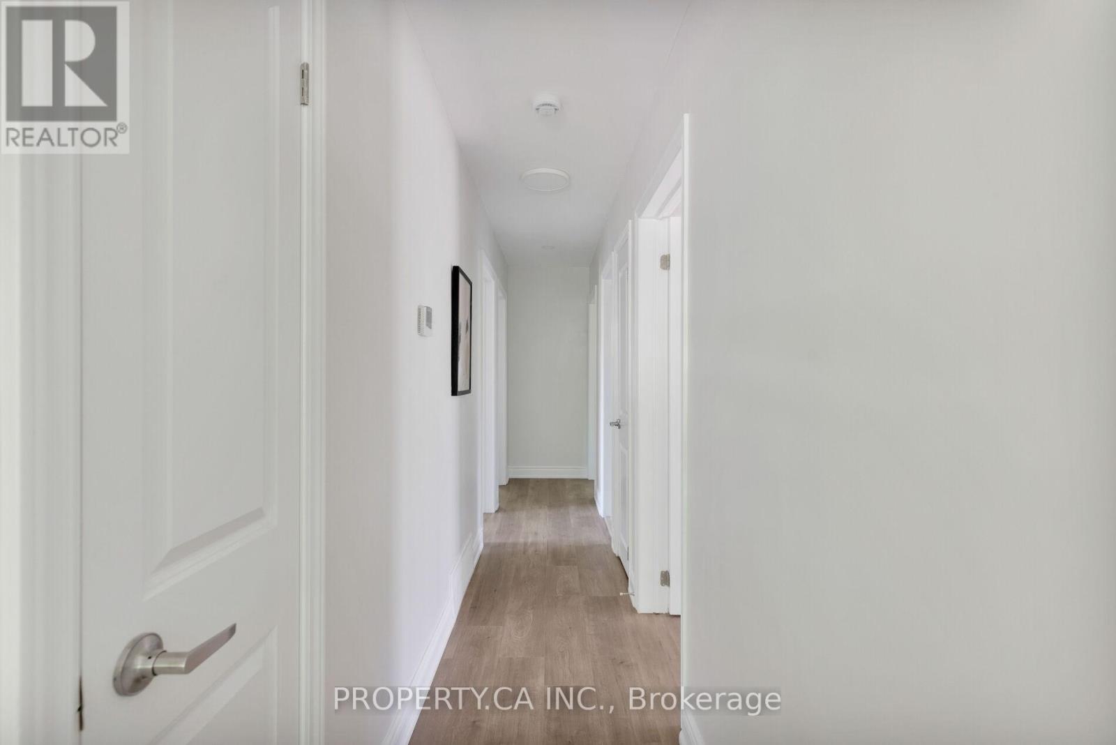 18 Alhart Drive, Toronto, Ontario M9V 2M9 - Photo 10 - W13433830