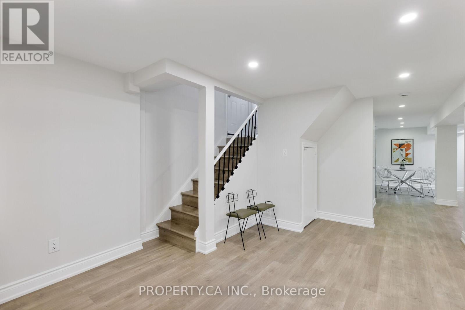 18 Alhart Drive, Toronto, Ontario M9V 2M9 - Photo 17 - W13433830