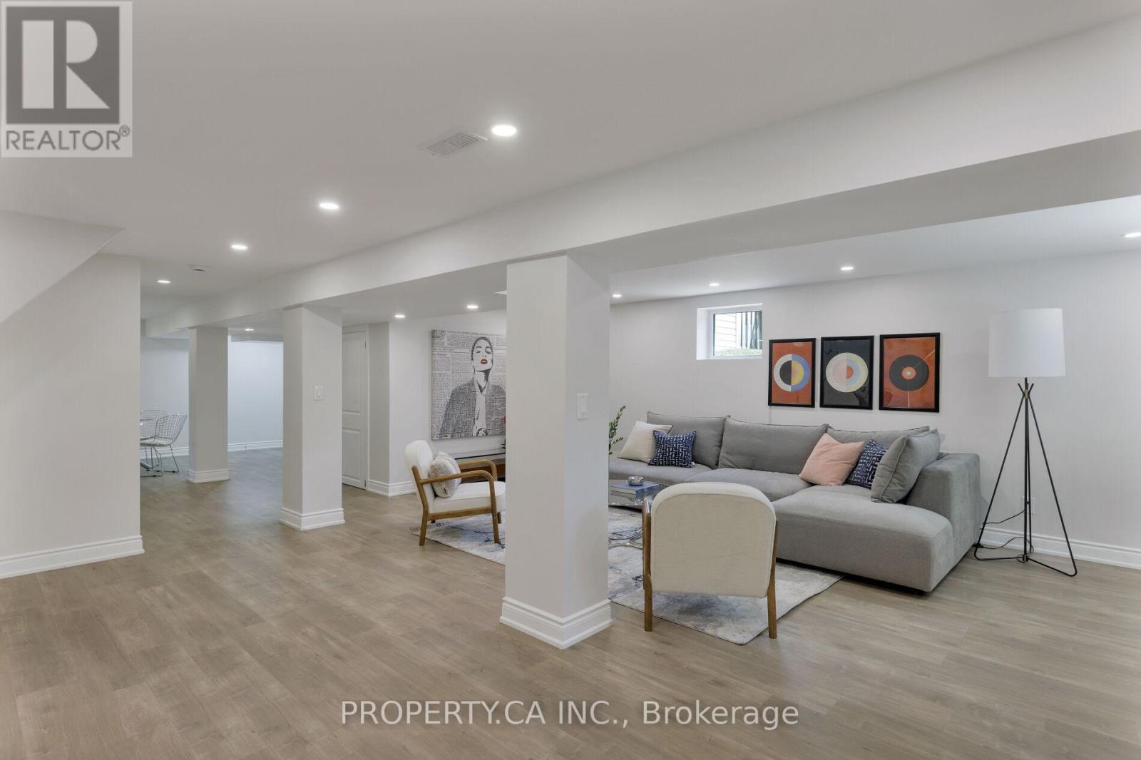 18 Alhart Drive, Toronto, Ontario M9V 2M9 - Photo 18 - W13433830