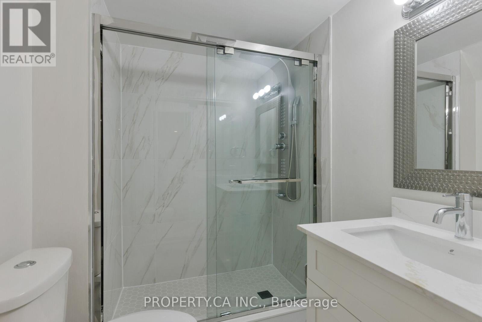 18 Alhart Drive, Toronto, Ontario M9V 2M9 - Photo 23 - W13433830