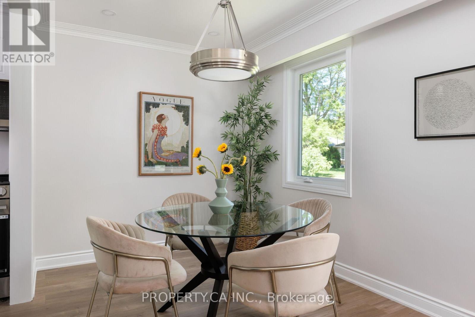 18 Alhart Drive, Toronto, Ontario M9V 2M9 - Photo 6 - W13433830