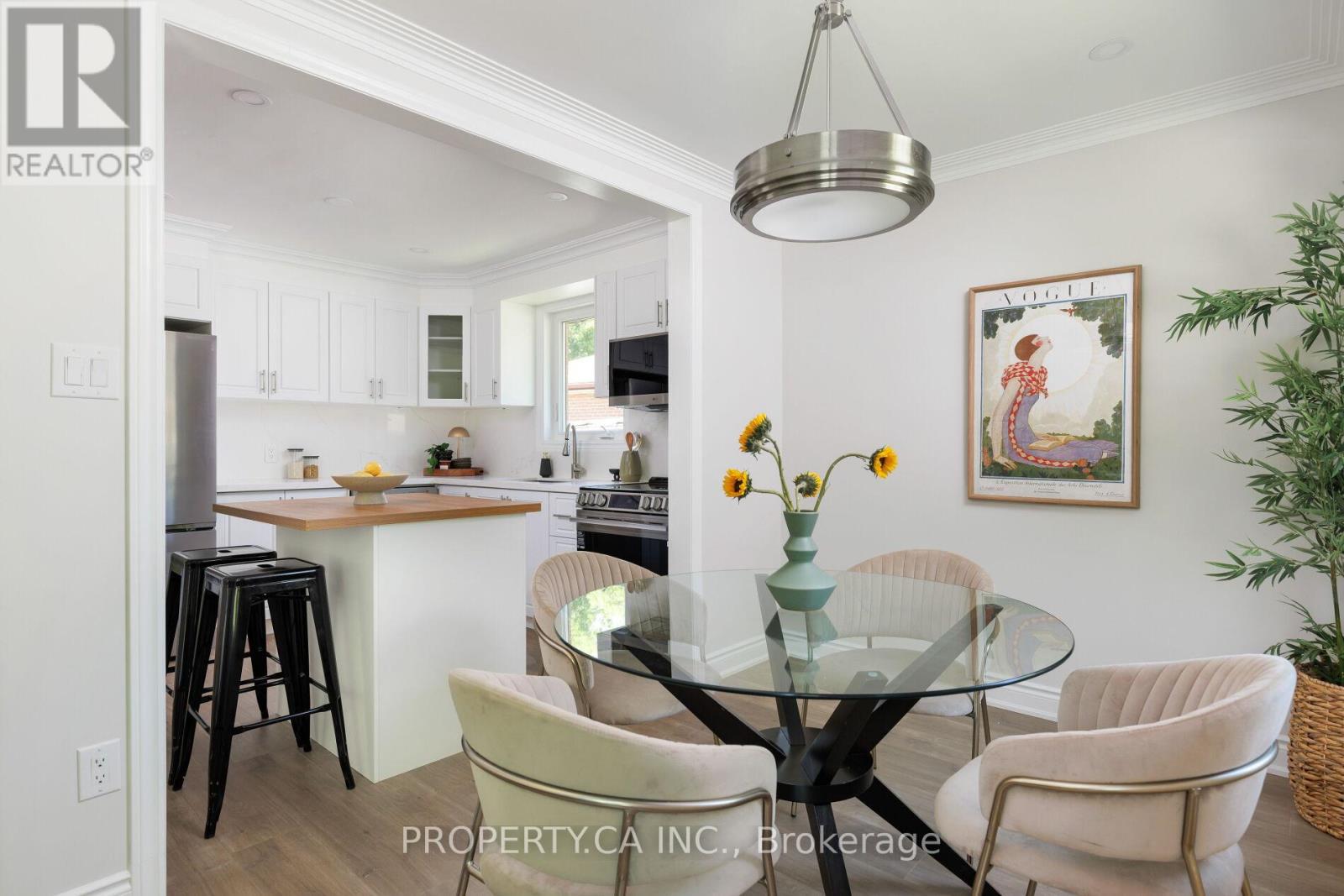 18 Alhart Drive, Toronto, Ontario M9V 2M9 - Photo 7 - W13433830