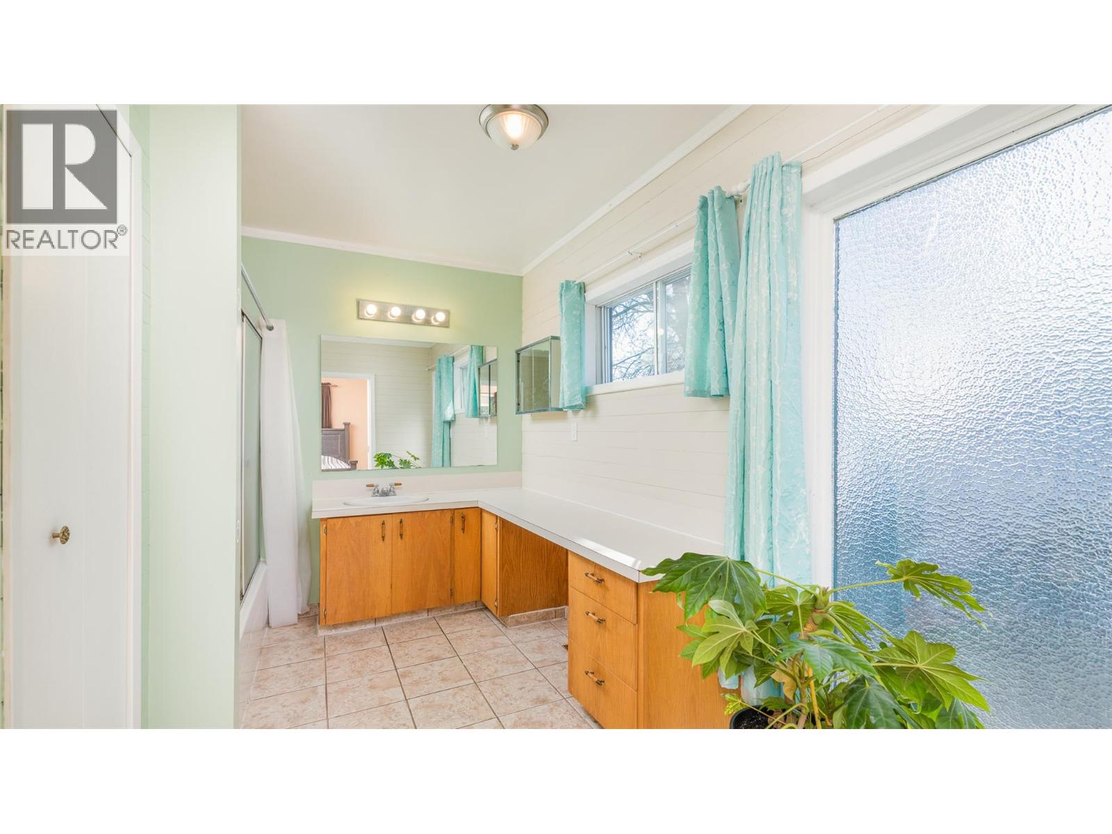 1534 West Creston Road, Creston, British Columbia V0B 1G7 - Photo 10 - 10390698