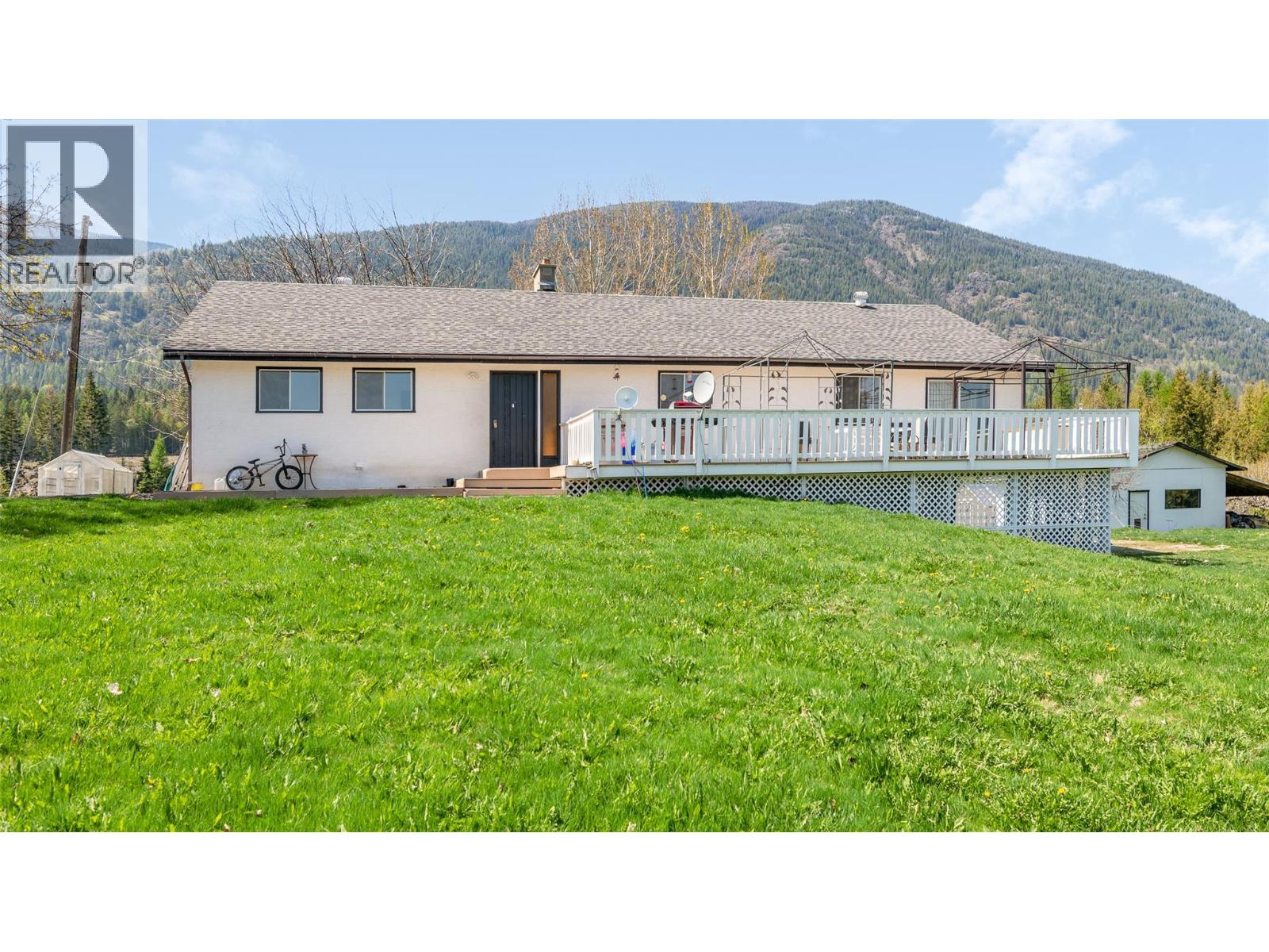 1534 West Creston Road, Creston, British Columbia V0B 1G7 - Photo 2 - 10390698